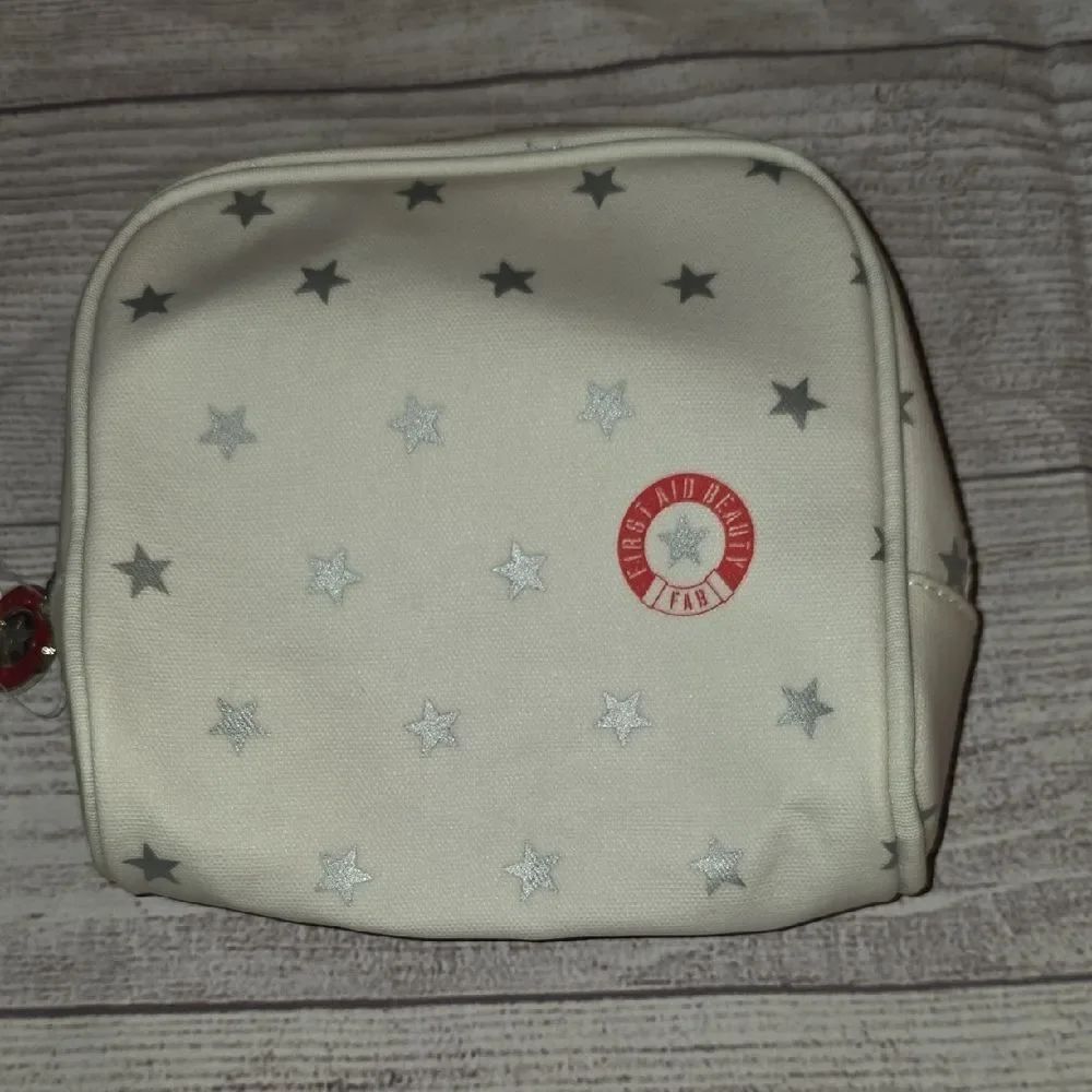 Compact White and Gray Star Cosmetic Bag
